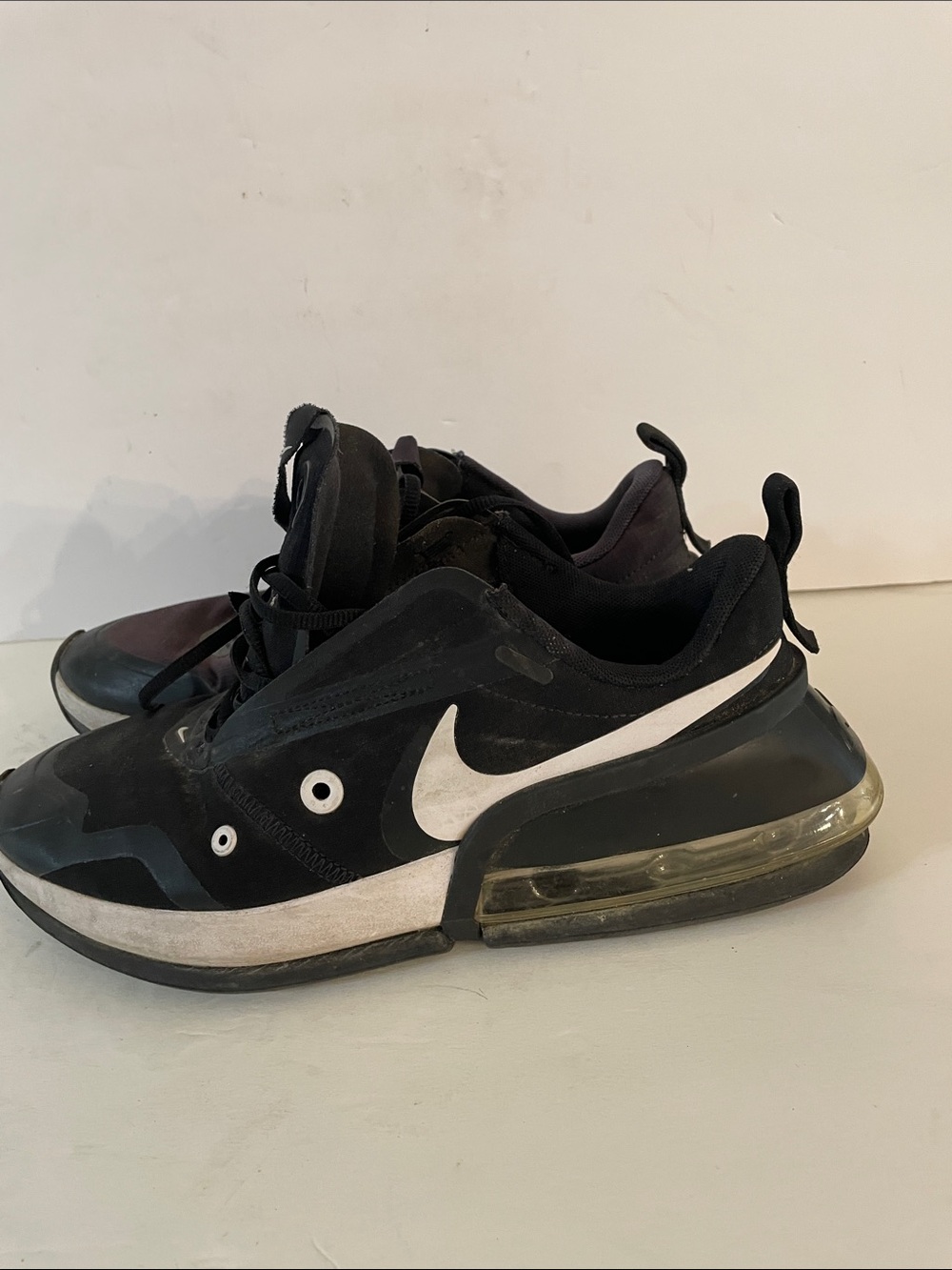 Nike Air Max Beaverton Black & White Air-Visible Cushion Sneaker Sz 10